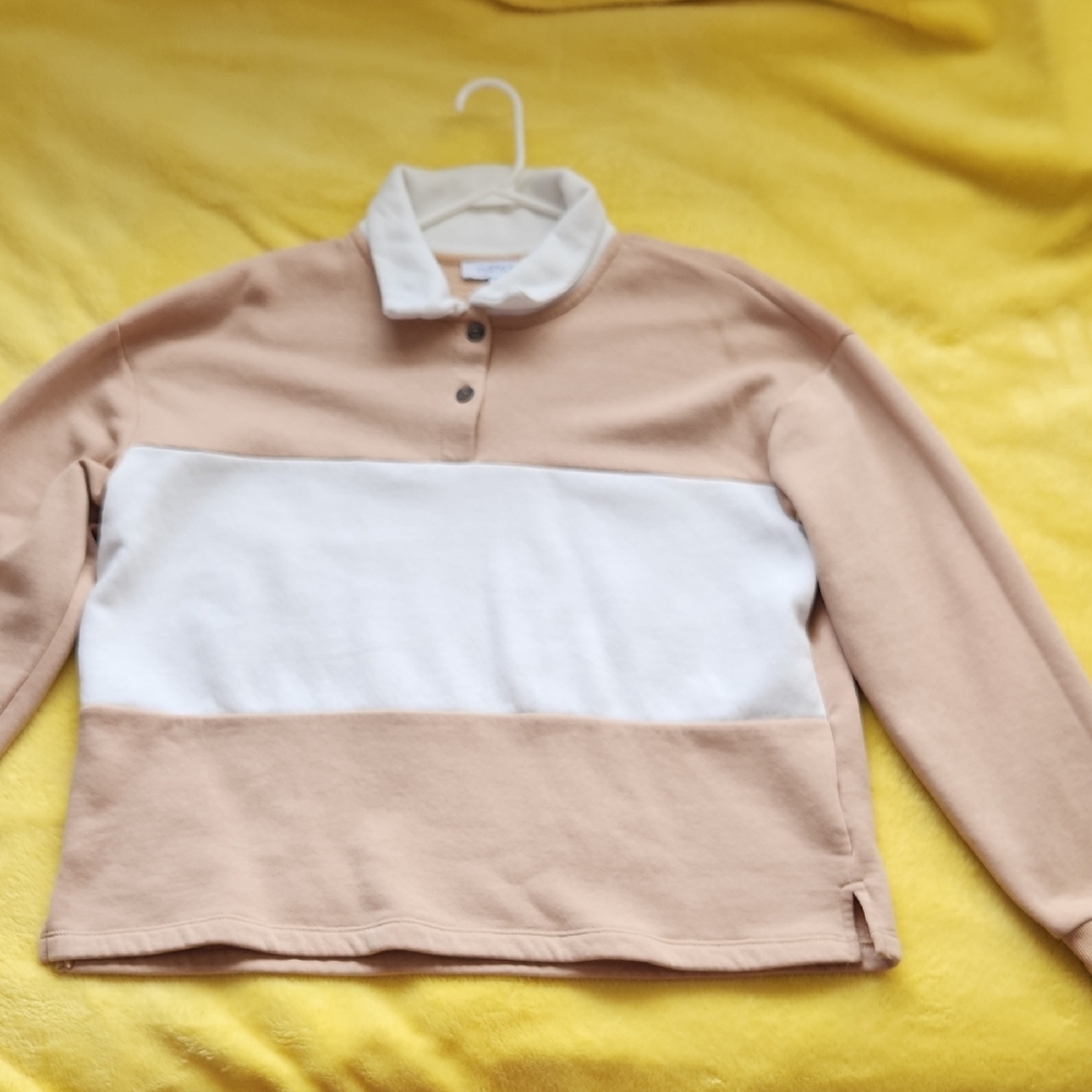 Tan and White Collared Sweatshirt